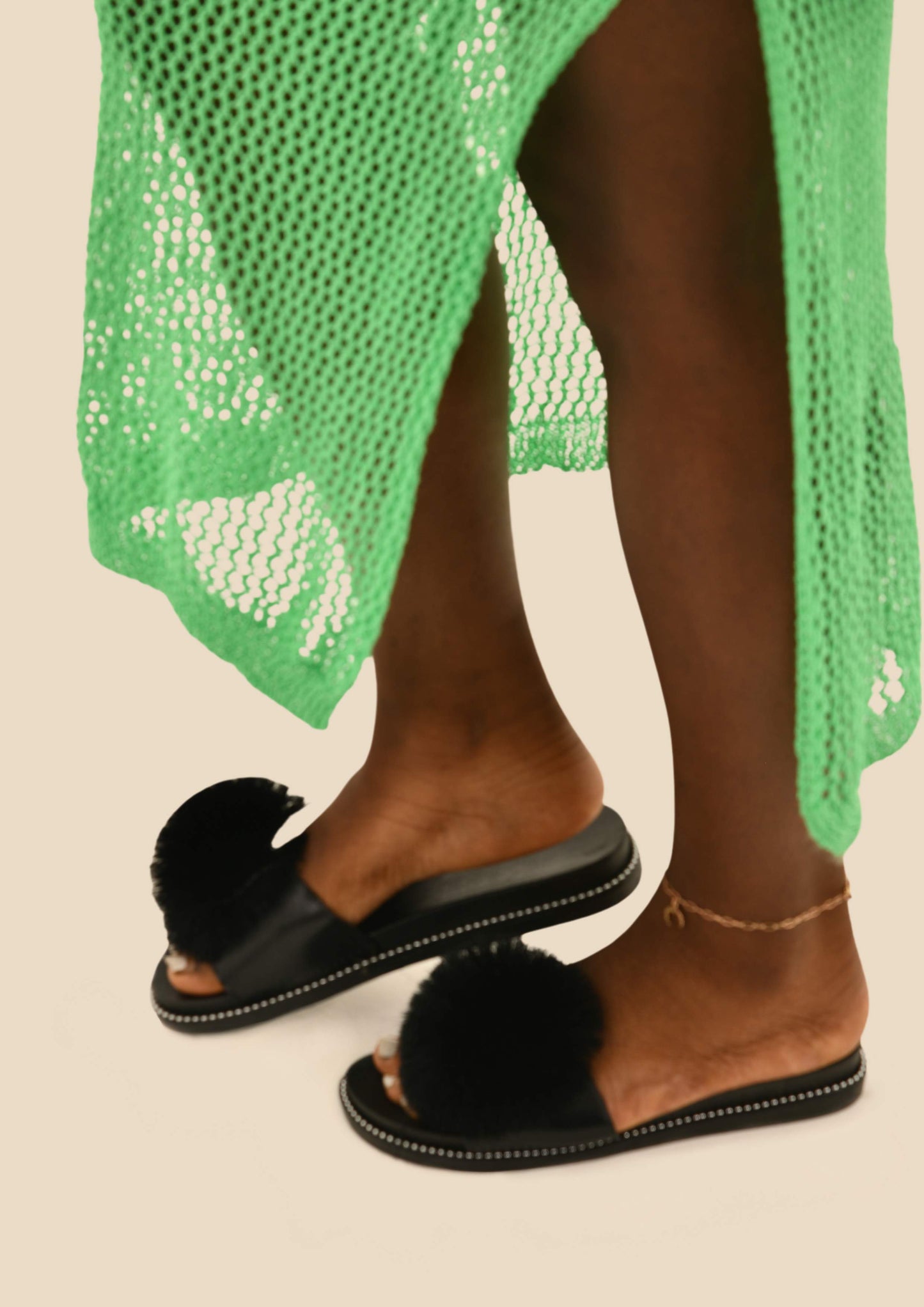 Pom Pom Strap Sliders