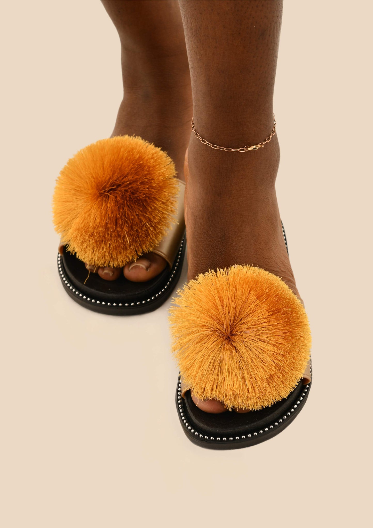 Pom Pom Strap Sliders
